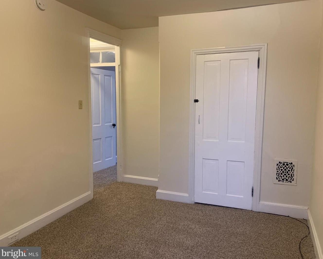 613 Peffer St, Harrisburg PA  17102-1025 exterior