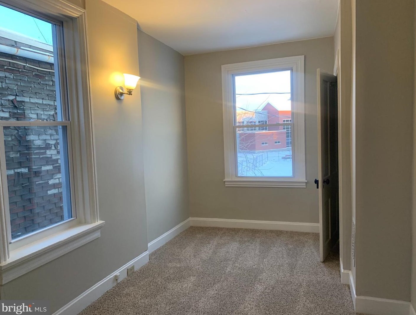 613 Peffer St, Harrisburg PA  17102-1025 exterior