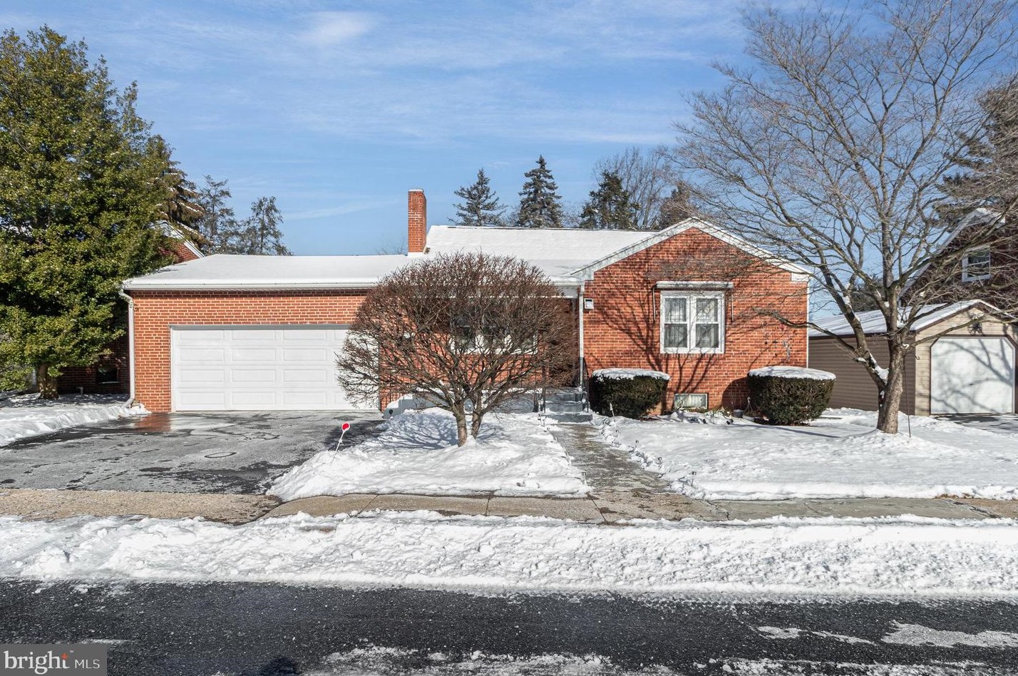 2440 Parkway Blvd, Harrisburg, PA 17103