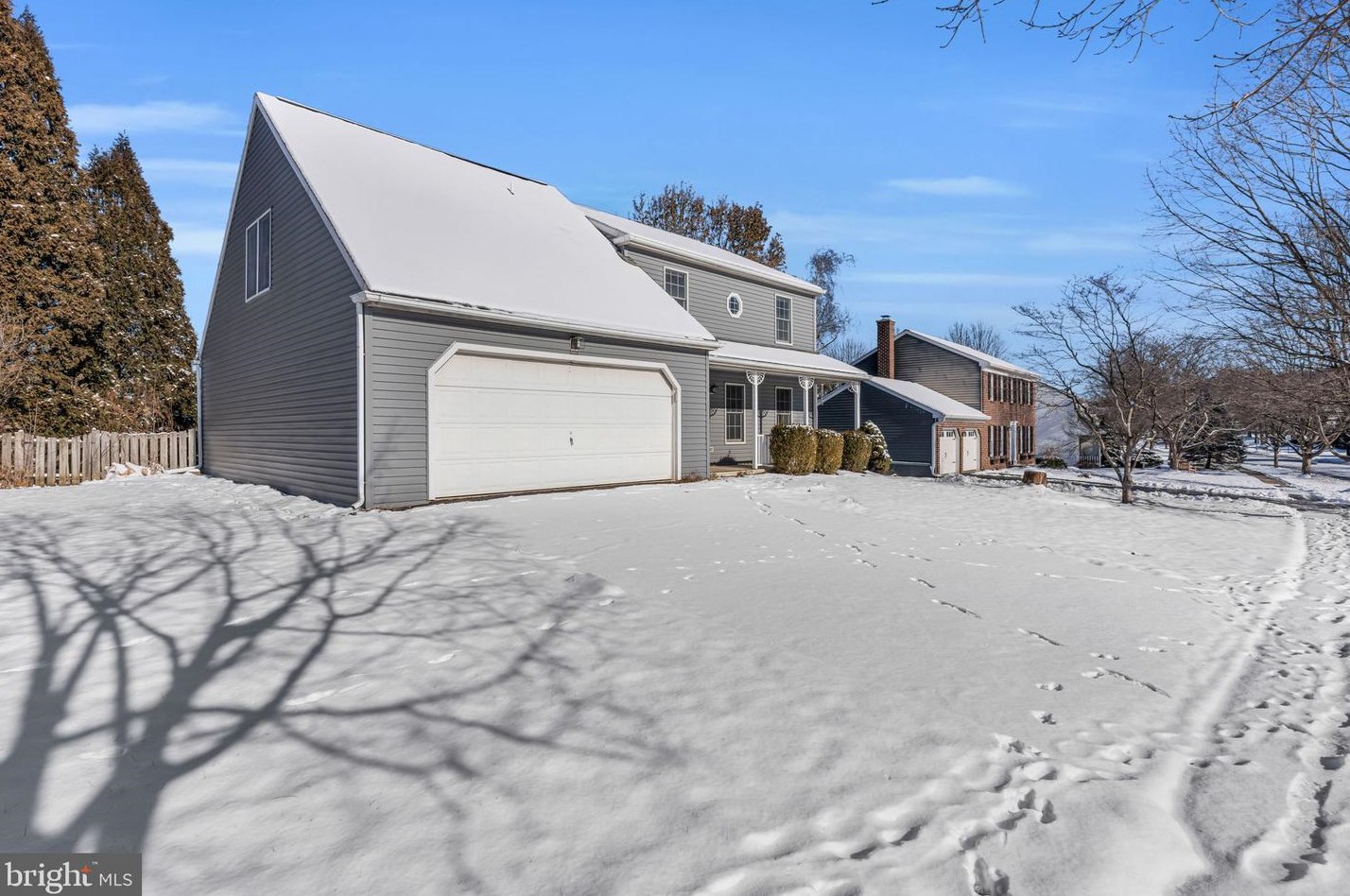 2049 Southpoint Dr, Hummelstown PA  17036-8946 exterior