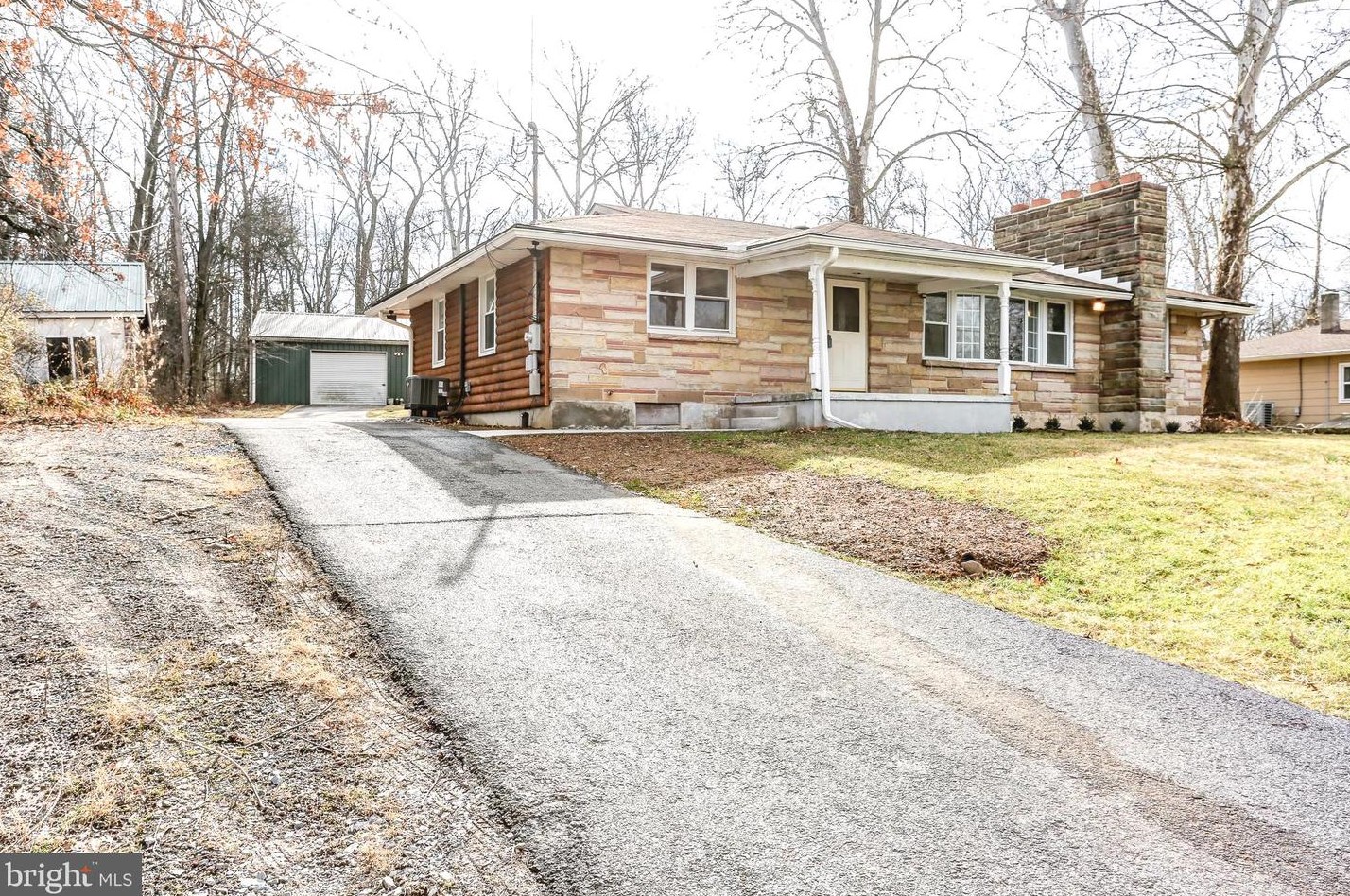 148 N Geyers Church Rd, Hbg Inter Airp, PA 17057