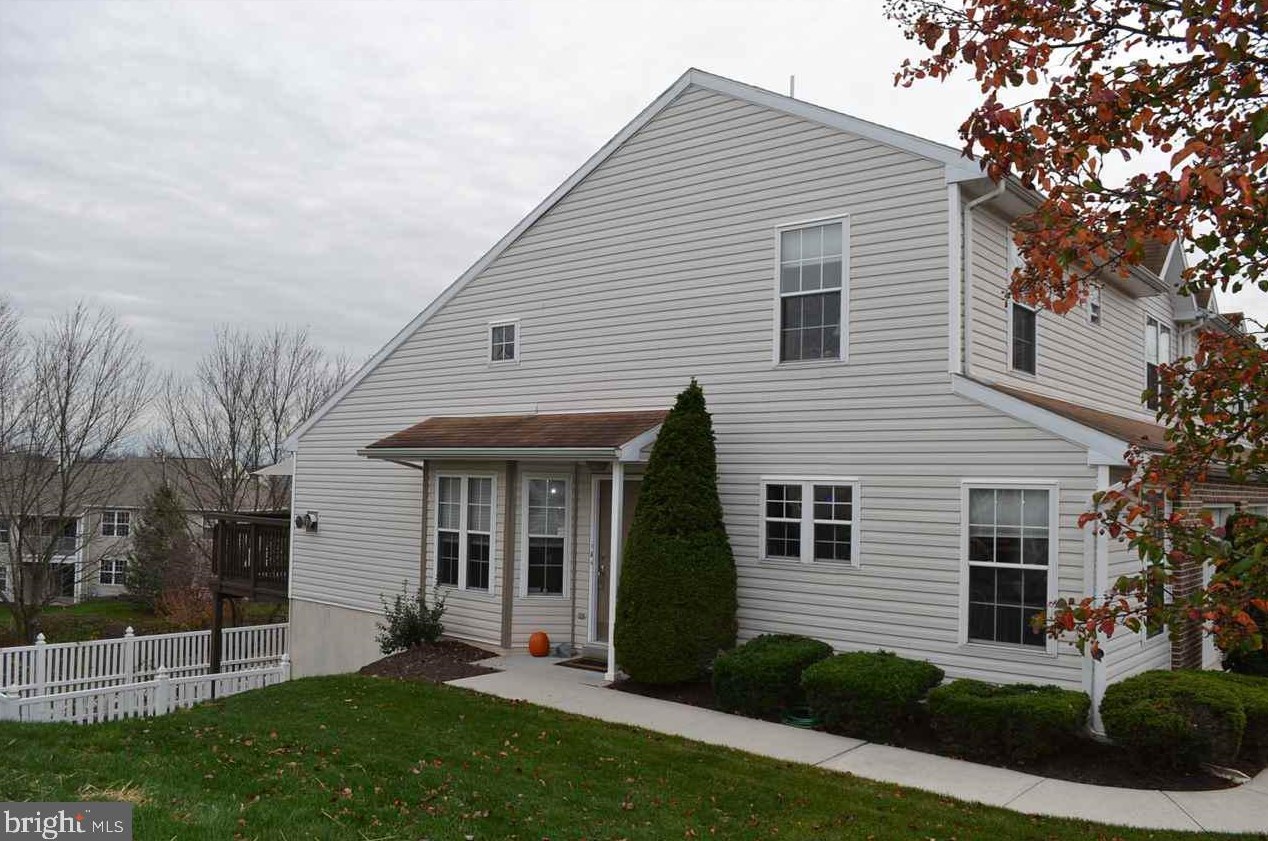 6660 Springford Ter, Harrisburg PA  17111-6986 exterior