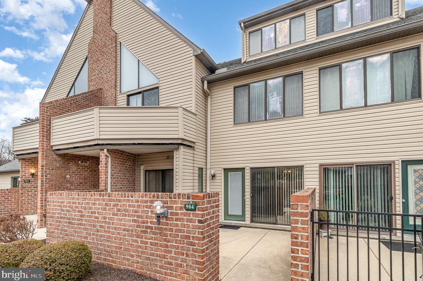 904 Cherrington Dr, Harrisburg, PA 17110