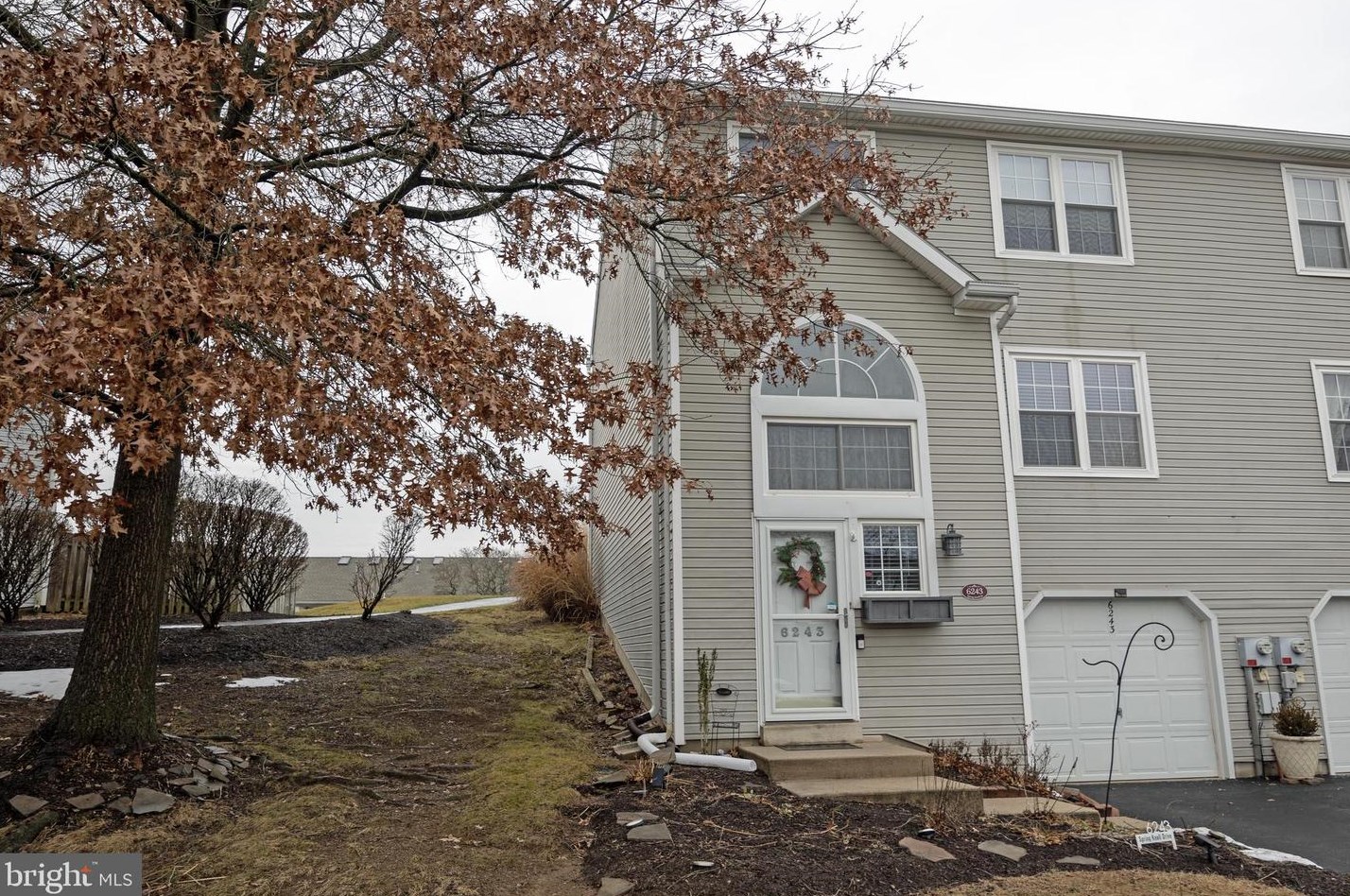 6243 Spring Knoll Dr, Harrisburg, PA 17111-6864