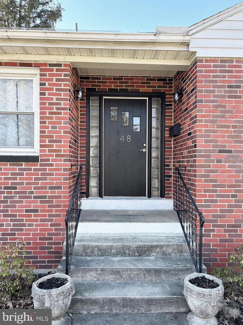 48 38th St, Harrisburg, PA 17111-2219