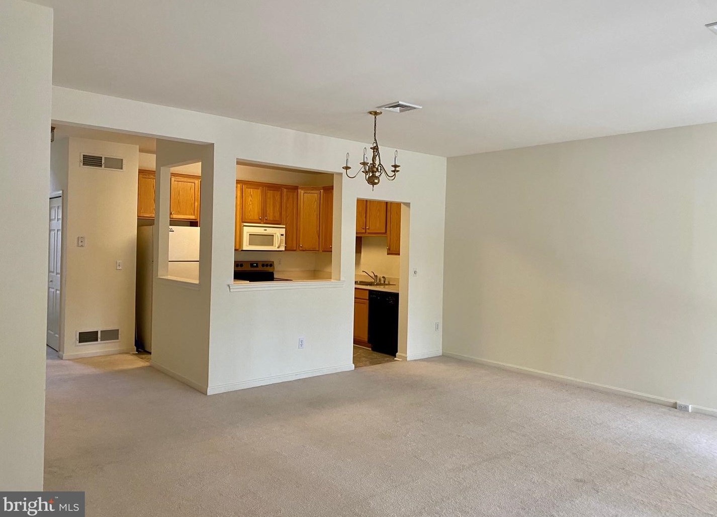 1946 Limestone Dr, Hummelstown PA  17036-7023 exterior