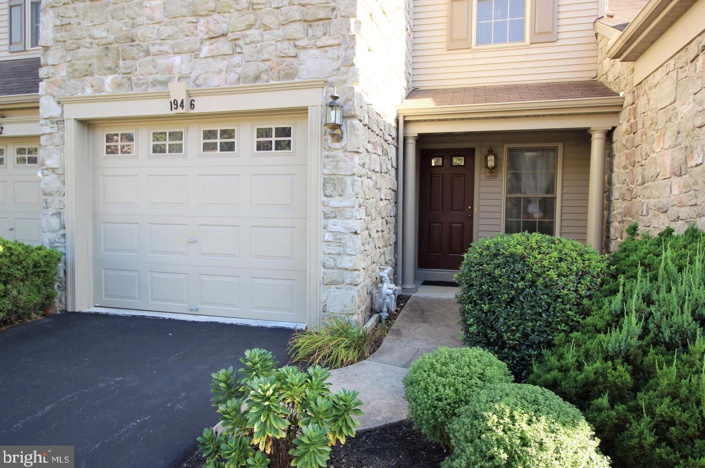 1946 Limestone Dr, Hummelstown, PA 17036