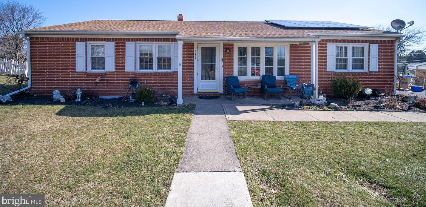 641 Colleen Dr, Harrisburg, PA 17109
