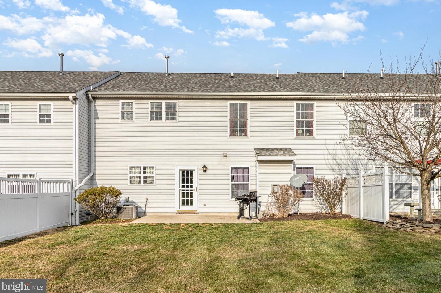 117 Peregrine Ln, Hummelstown, PA 17036-8845