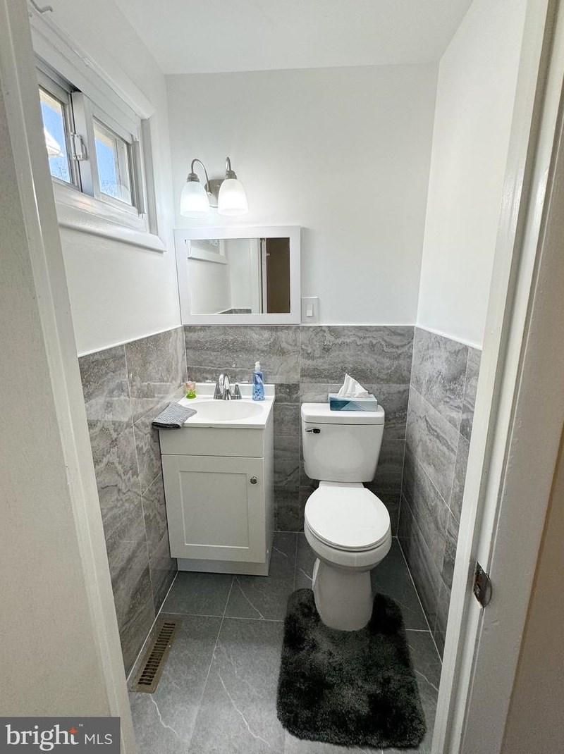 531 Bessemer St, Harrisburg PA  17113-1853 exterior