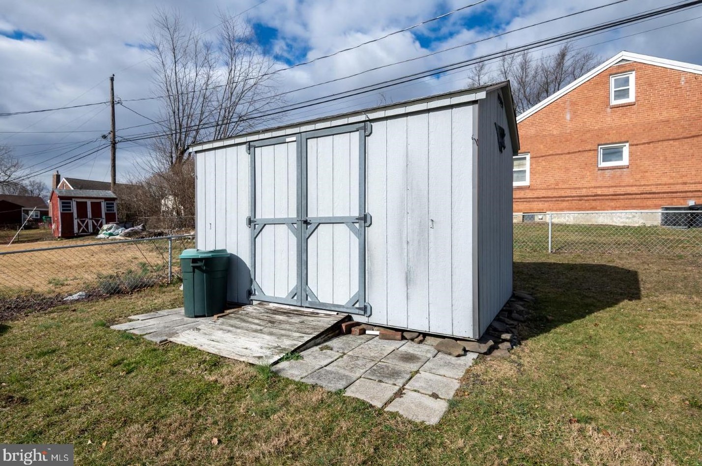 4922 Wyoming Ave, Harrisburg PA  17109-3032 exterior