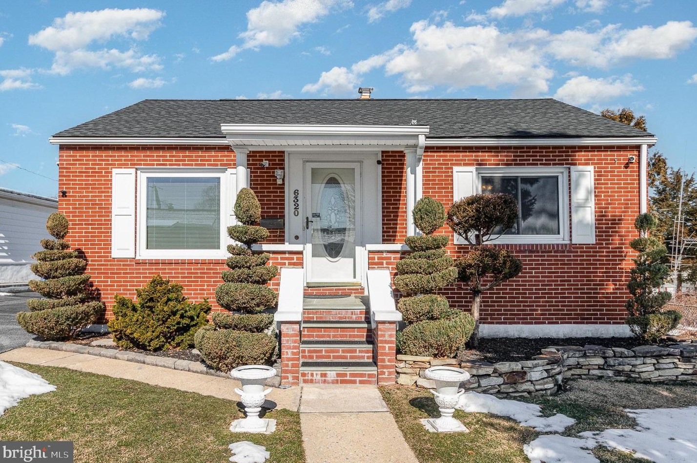6320 Somerset St, Harrisburg, PA 17111
