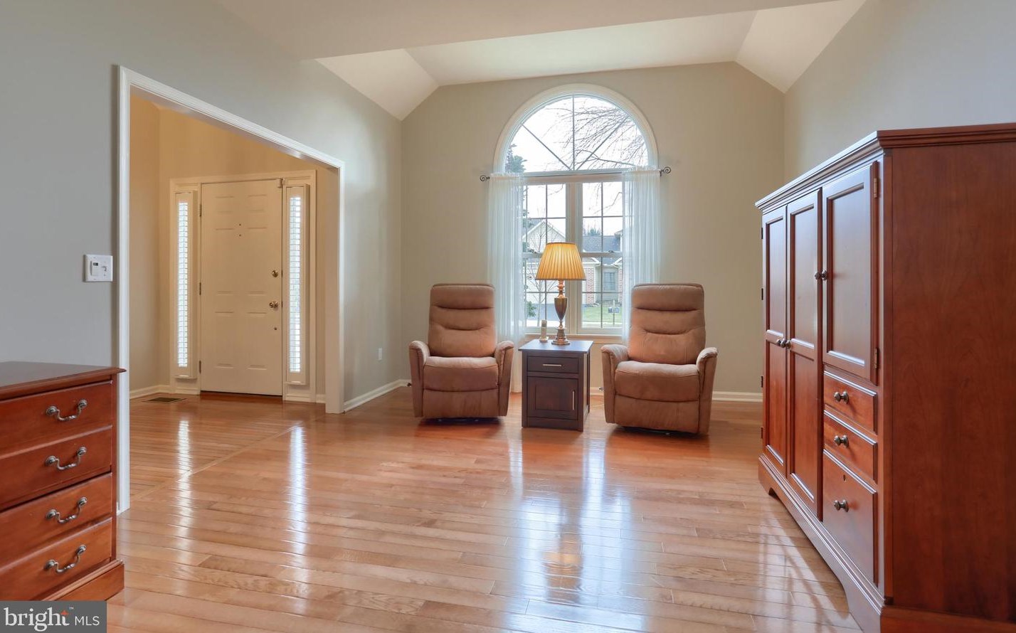 35 Almond Dr, Swatara, PA 17033