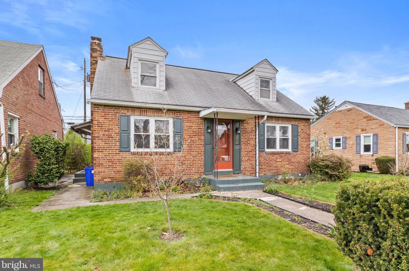 3214 Hoffman St, Harrisburg, PA 17110-2212