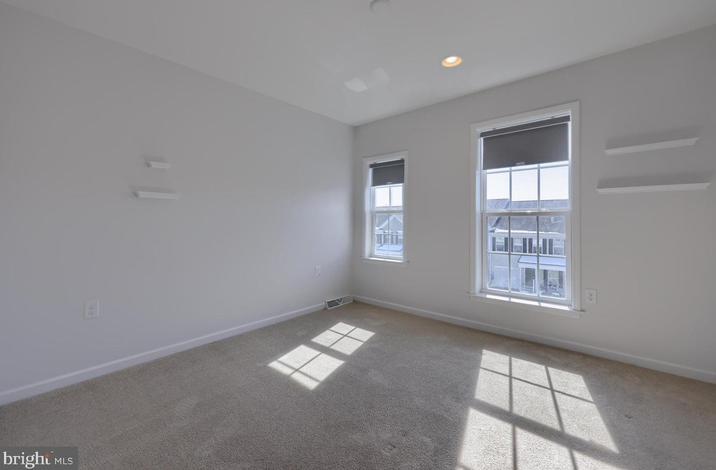 2111 Red Fox Dr, Hummelstown PA  17036-7087 exterior