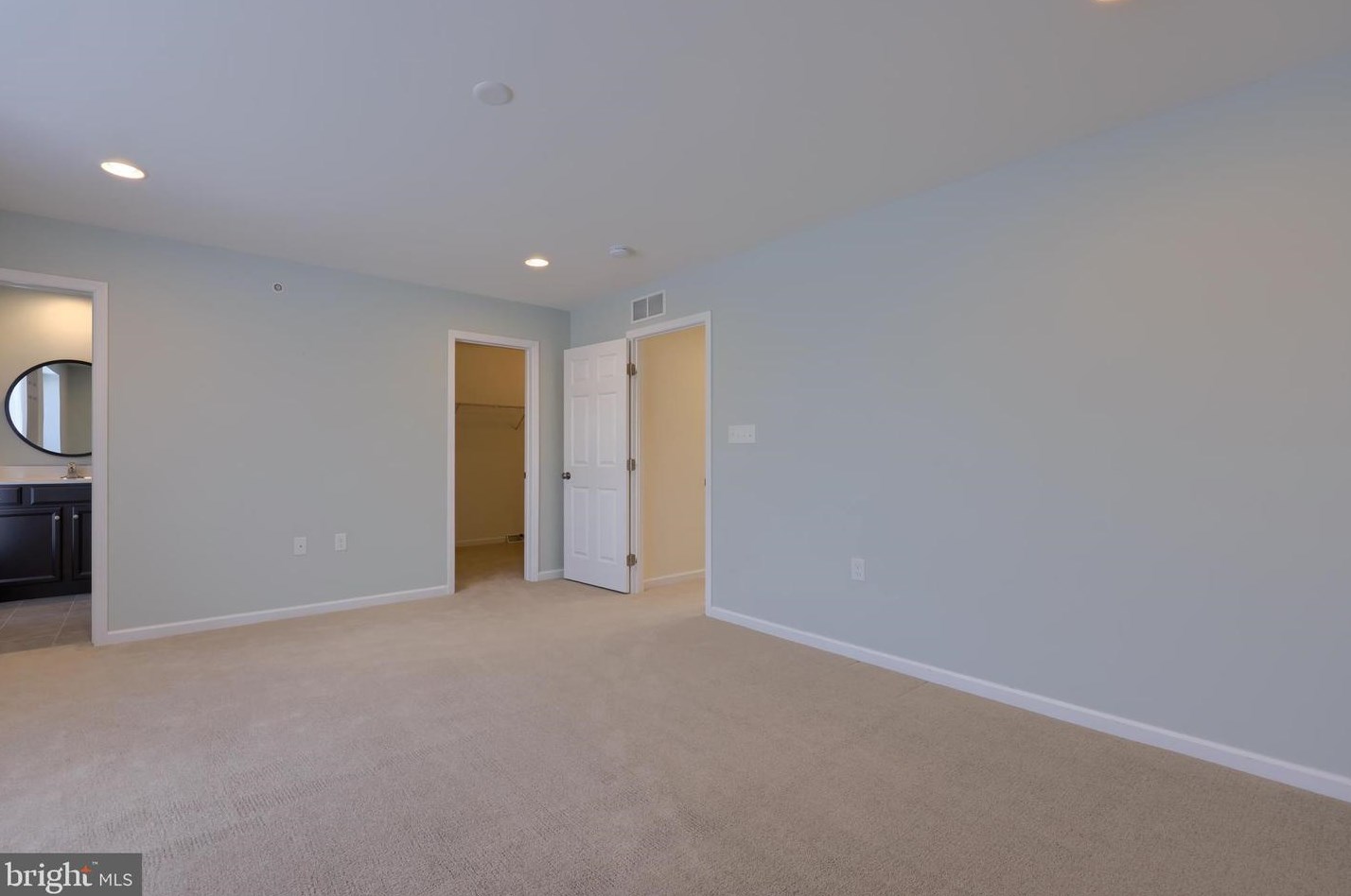 2111 Red Fox Dr, Hummelstown PA  17036-7087 exterior