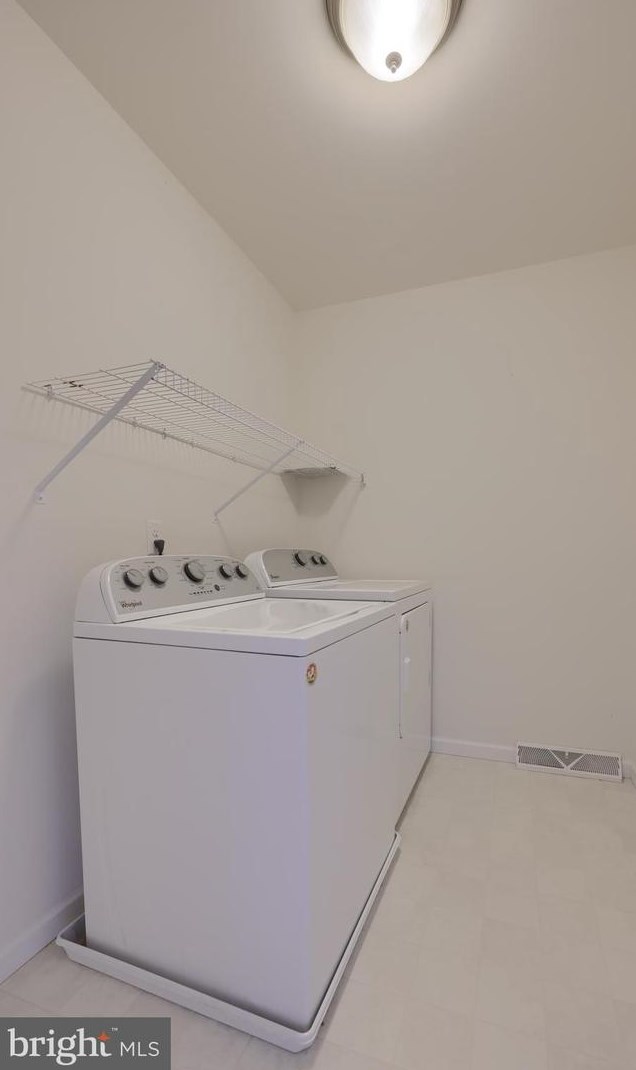 2111 Red Fox Dr, Hummelstown PA  17036-7087 exterior