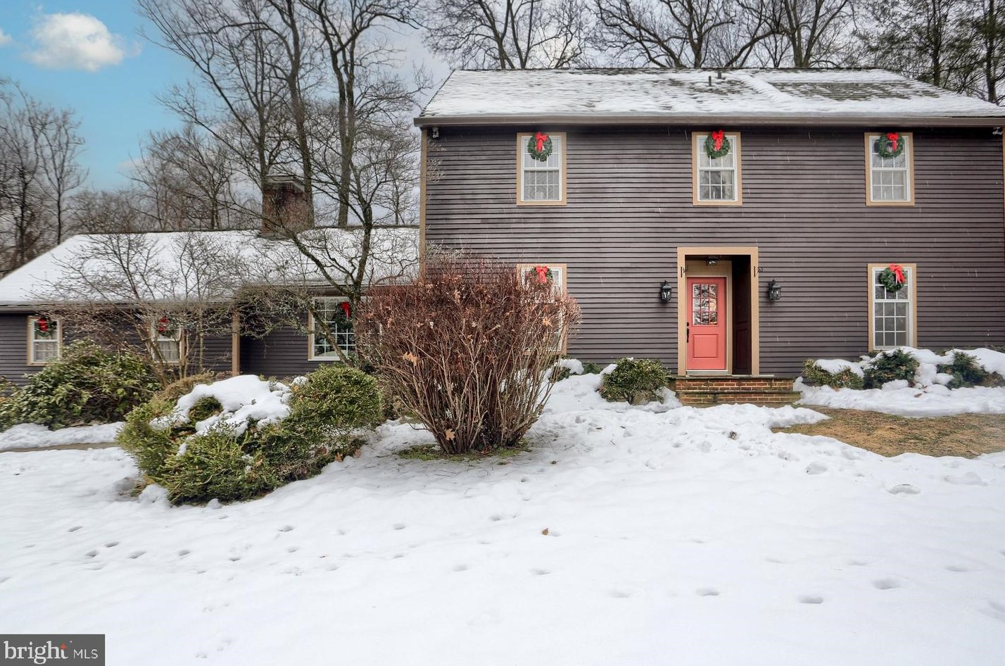 1556 Woodhaven Dr, Hummelstown, PA 17036