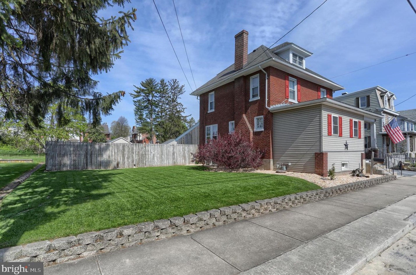 229 N Pine St, Hbg Inter Airp, PA 17057