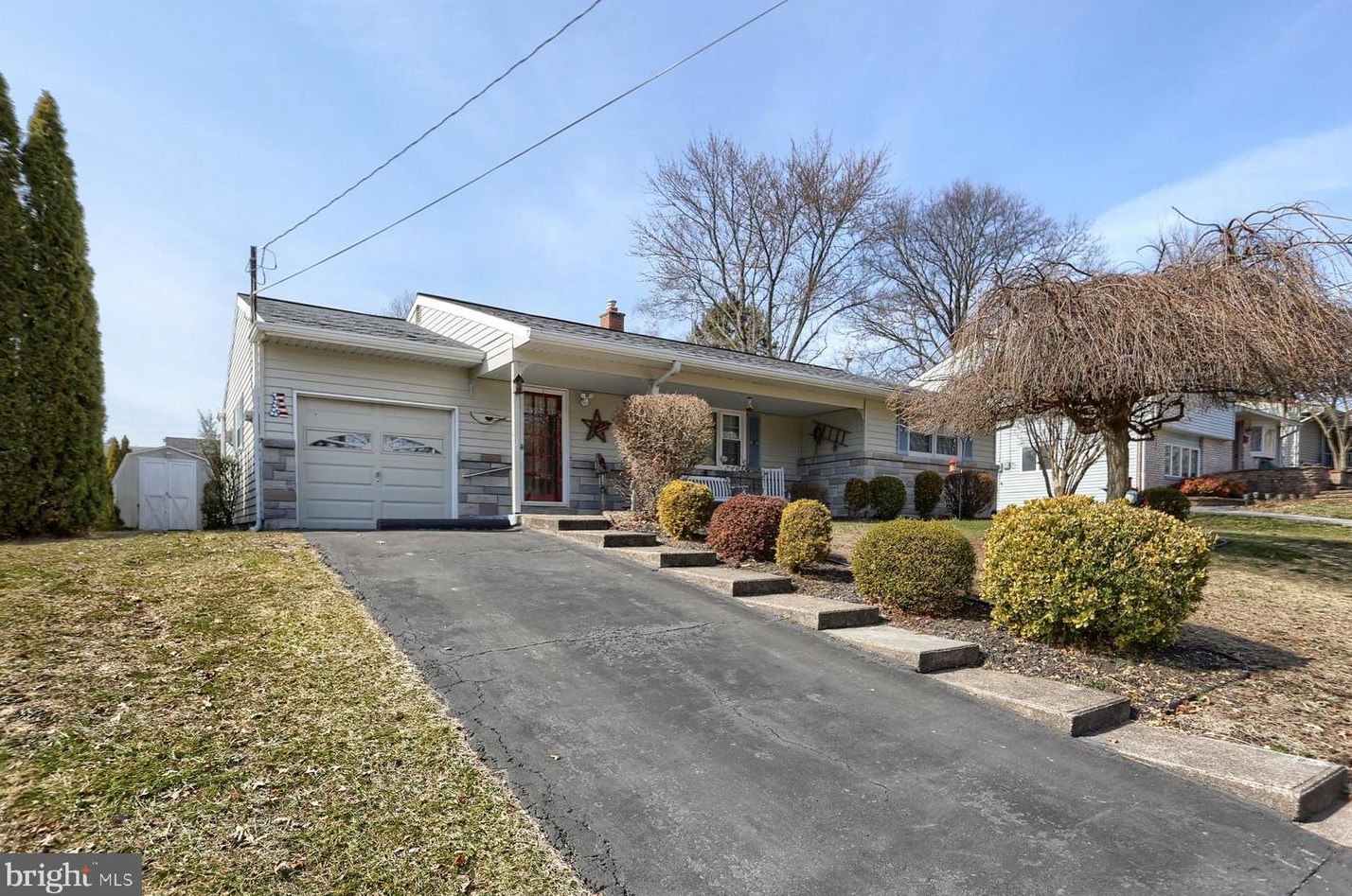 710 Edison Rd, Water Gap, PA 17018
