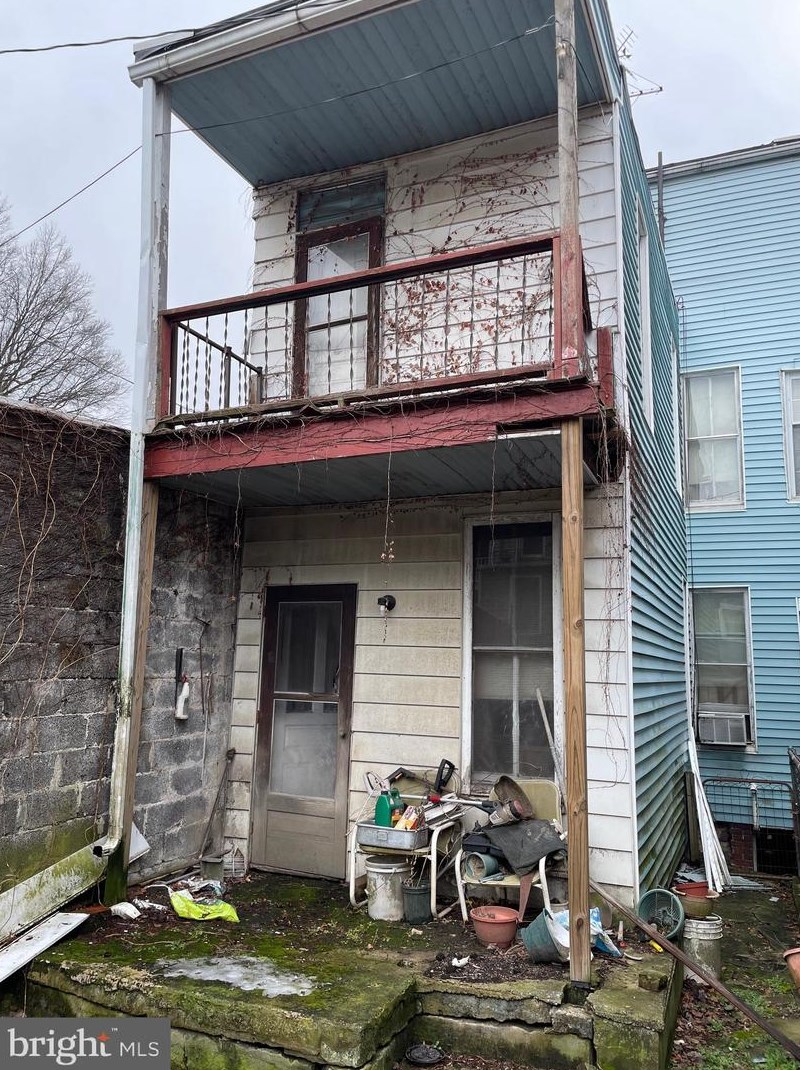 1805 Susquehanna St, Harrisburg PA  17102-2259 exterior