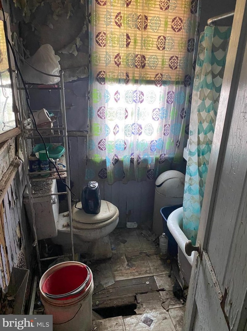 2110 Derry St, Harrisburg PA  17104-2723 exterior