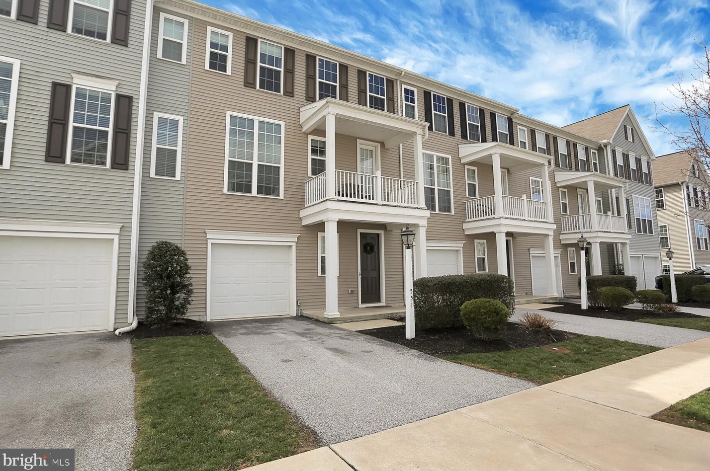 551 Fawn Ln, Hummelstown, PA 17036-7200