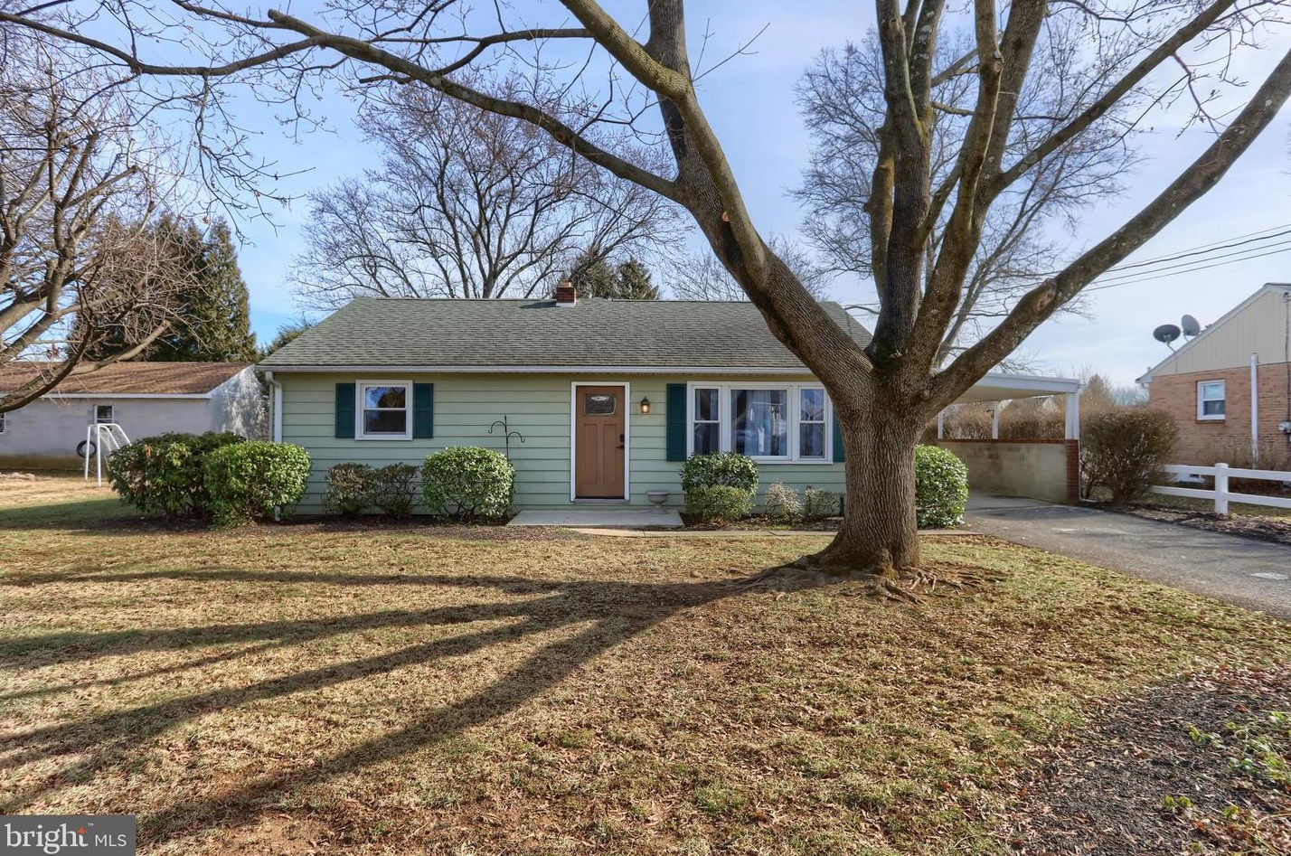 137 Apple Ln, Swatara, PA 17033