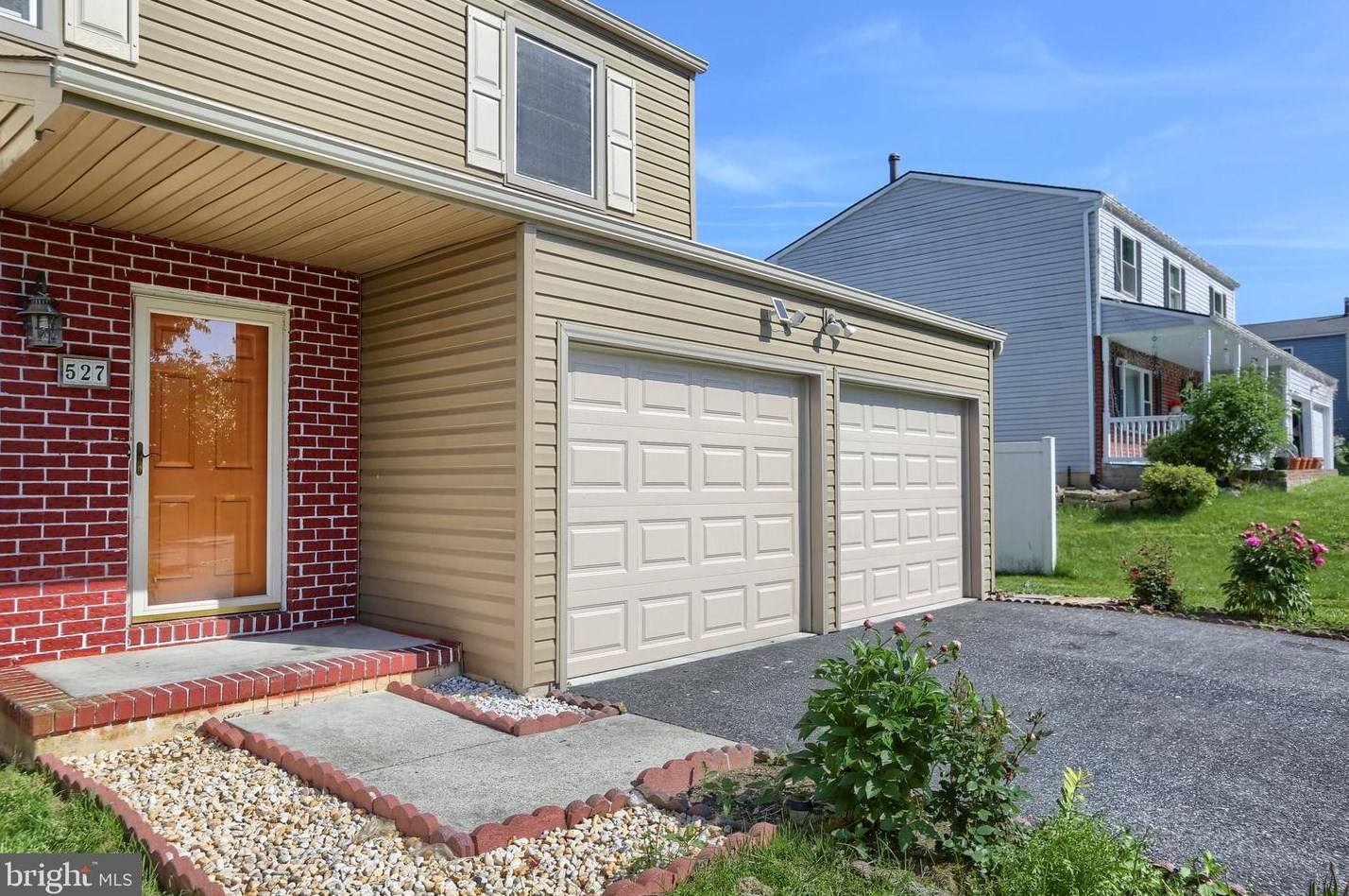 527 Springhouse Ct, Harrisburg, PA 17111