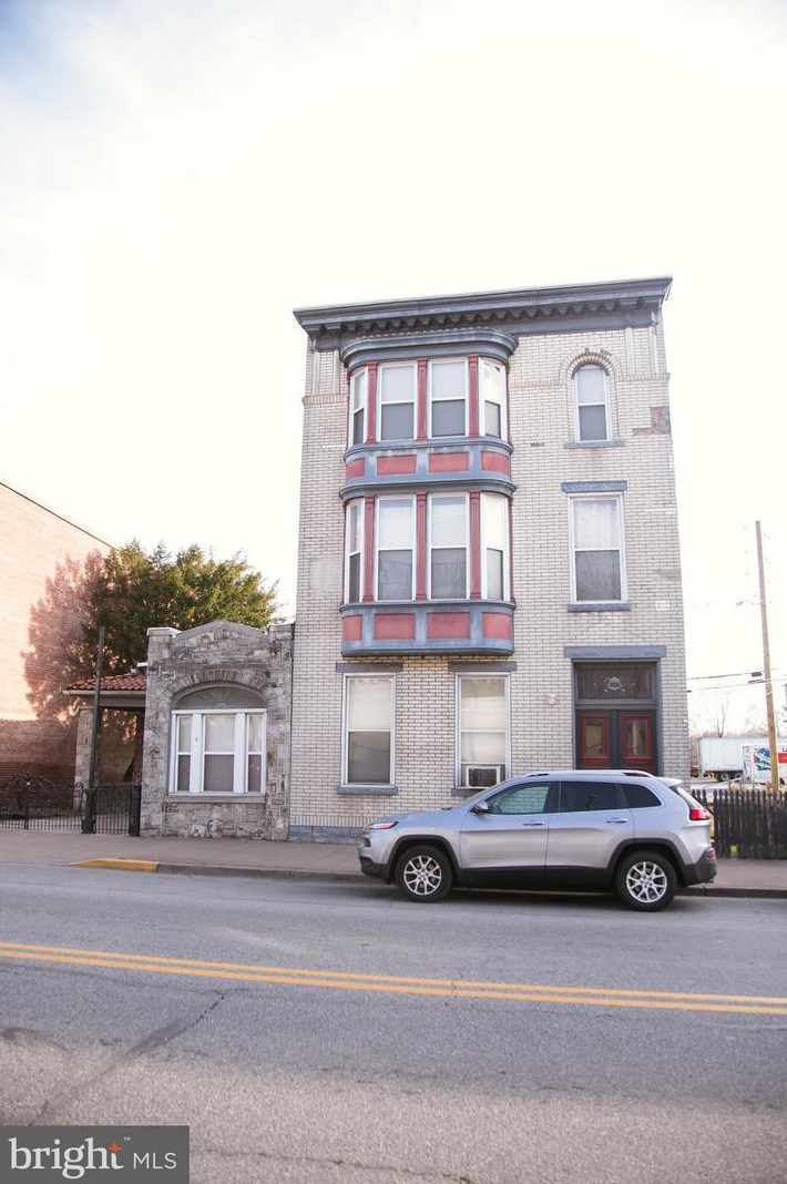 326 N Front St, Harrisburg, PA 17113