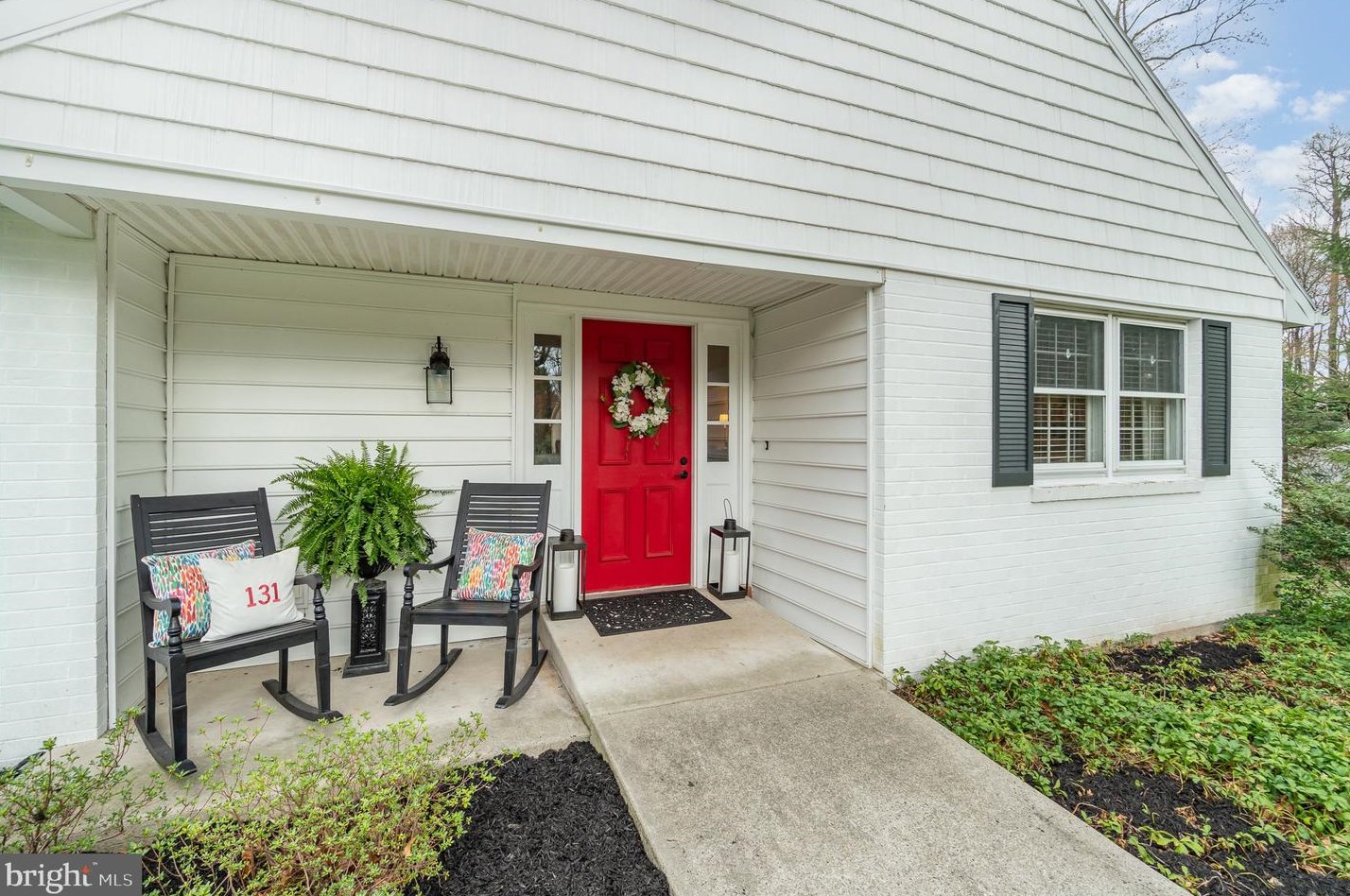 131 Woodbine Dr, Swatara, PA 17033-2667