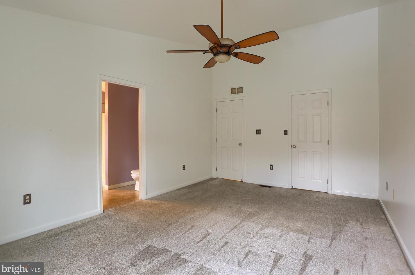 539 Pond View Ct, Harrisburg PA  17110-4020 exterior