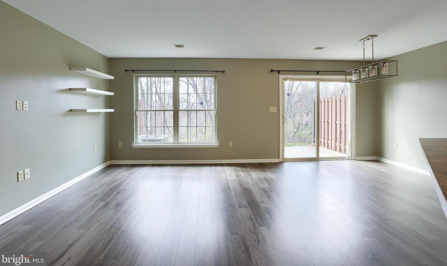 539 Pond View Ct, Harrisburg PA  17110-4020 exterior