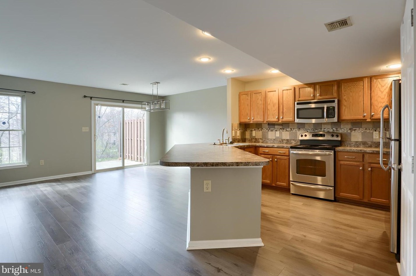 539 Pond View Ct, Harrisburg PA  17110-4020 exterior