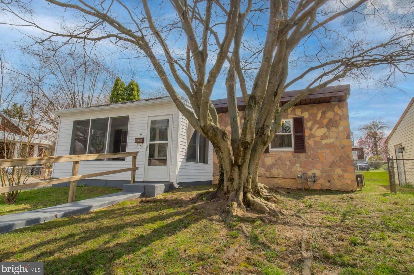 544 Bessemer St, Harrisburg, PA 17113-1807
