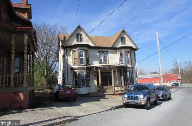 114 N Railroad St, Hummelstown, PA 17036