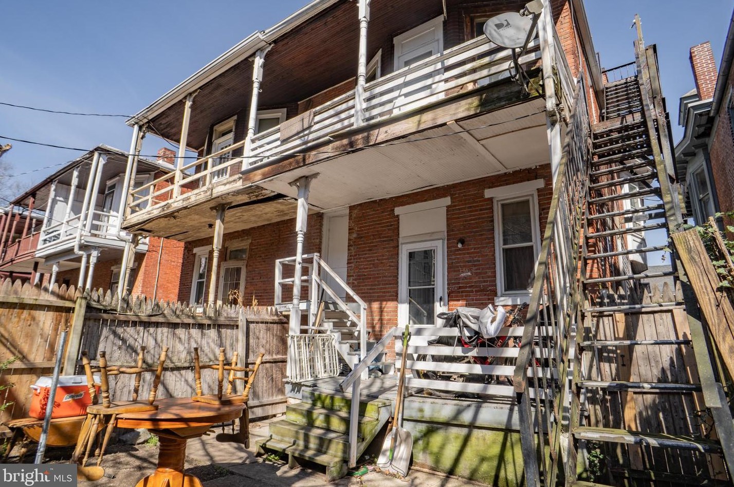 2138 Green St, Harrisburg, PA 17110-1085