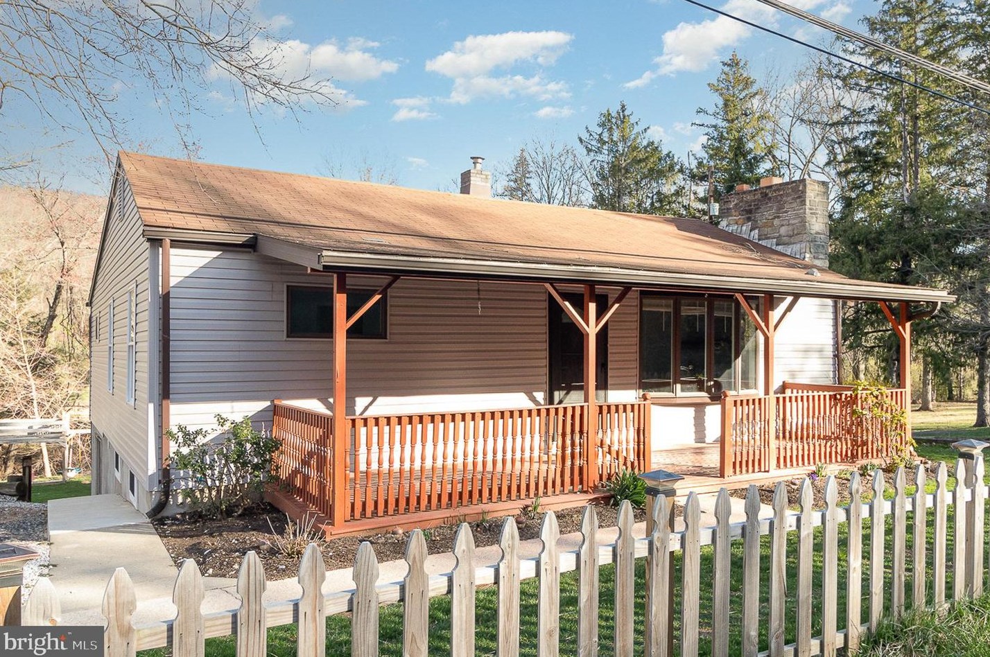 1130 Fishing Creek Valley Rd, Harrisburg, PA 17112-9233