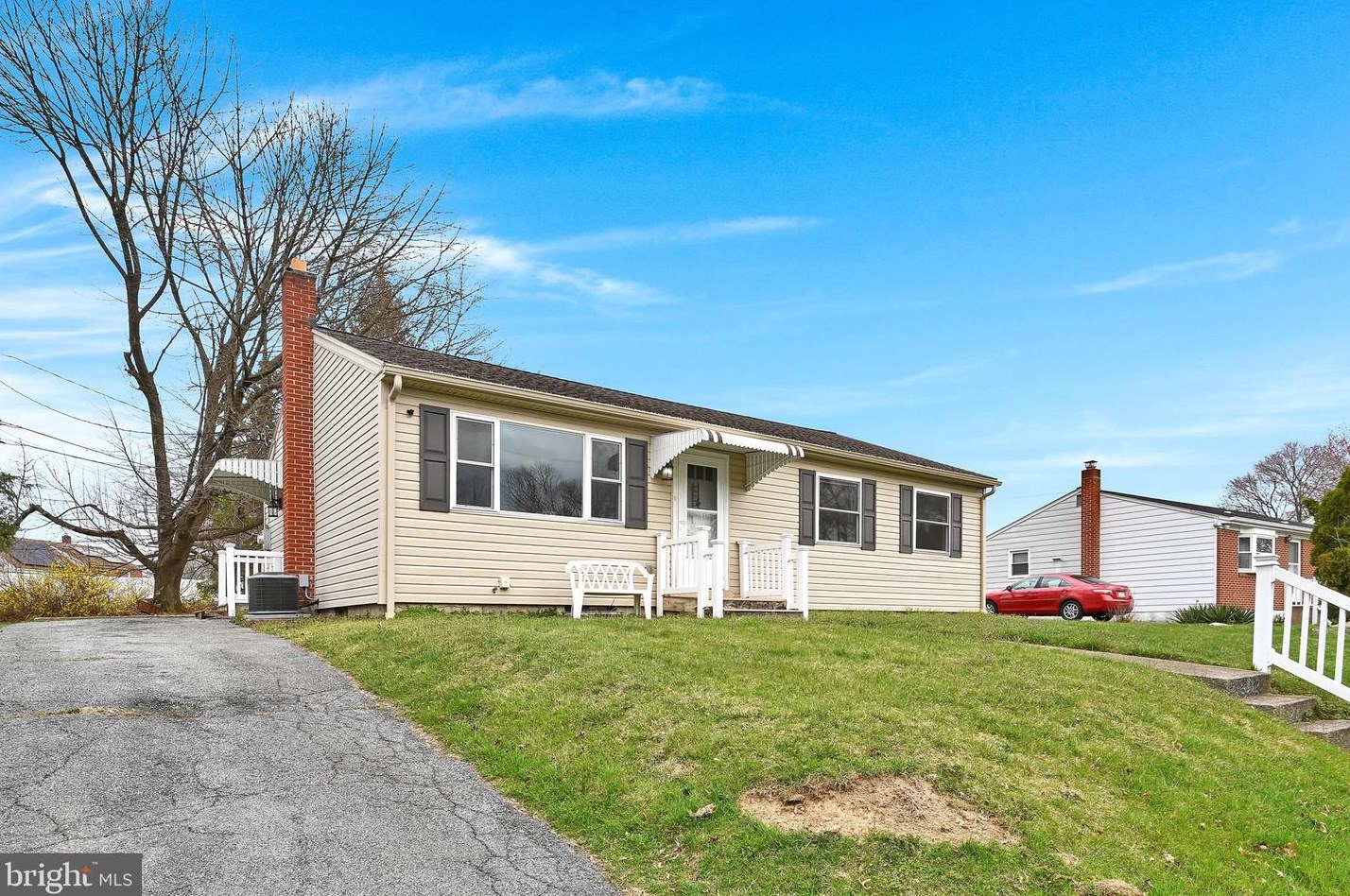 204 Eastwood Dr, Harrisburg, PA 17109
