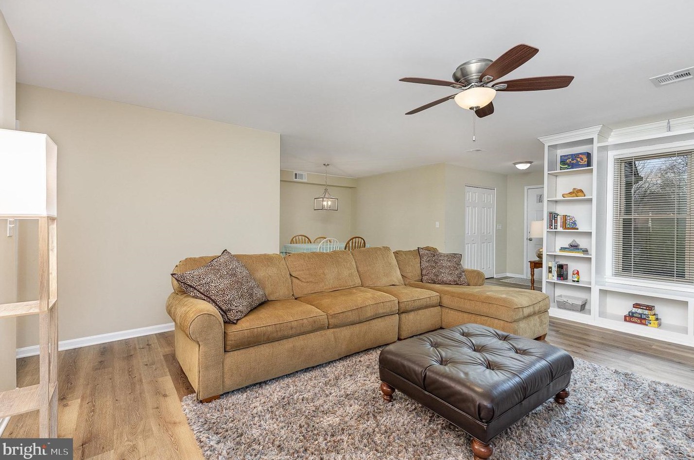 571 Roslaire Dr, Hummelstown PA  17036-9165 exterior