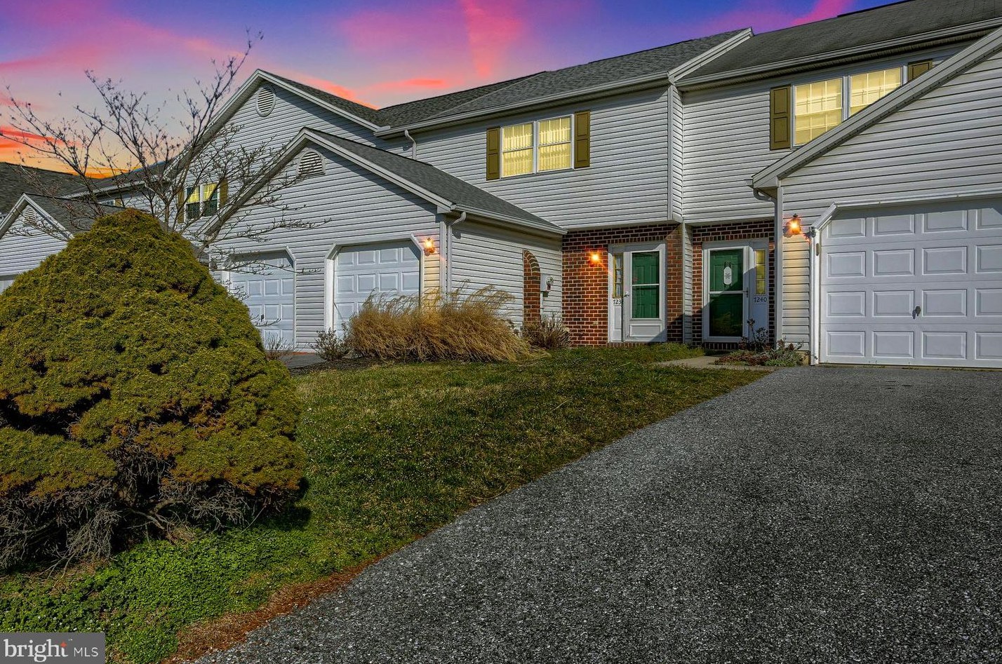 7238 Clearfield St, Harrisburg, PA 17111-5282