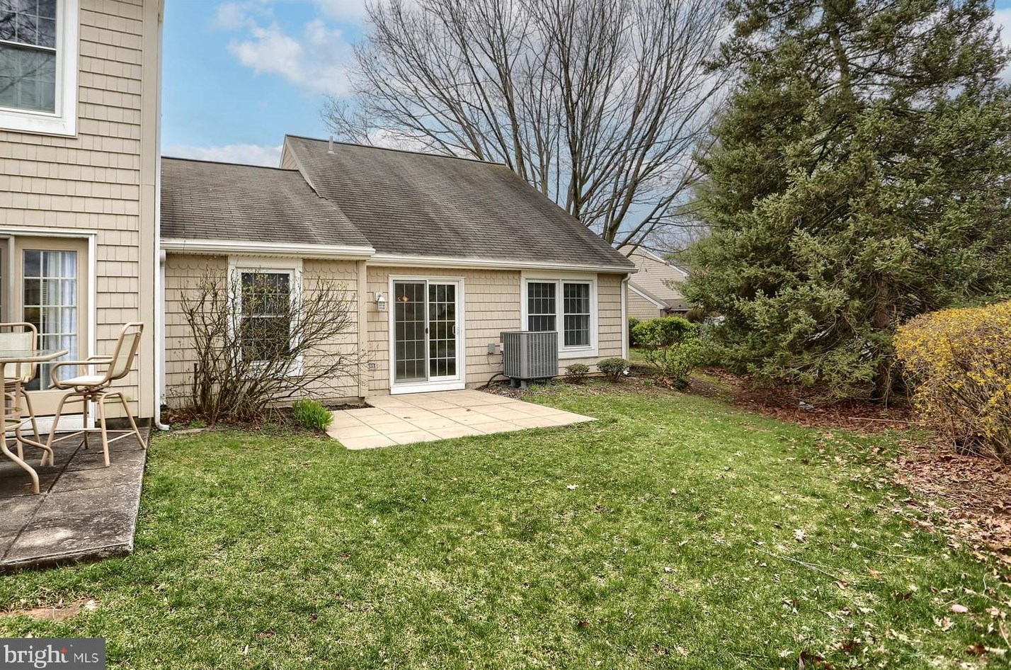 204 Crescent Dr, Swatara, PA 17033