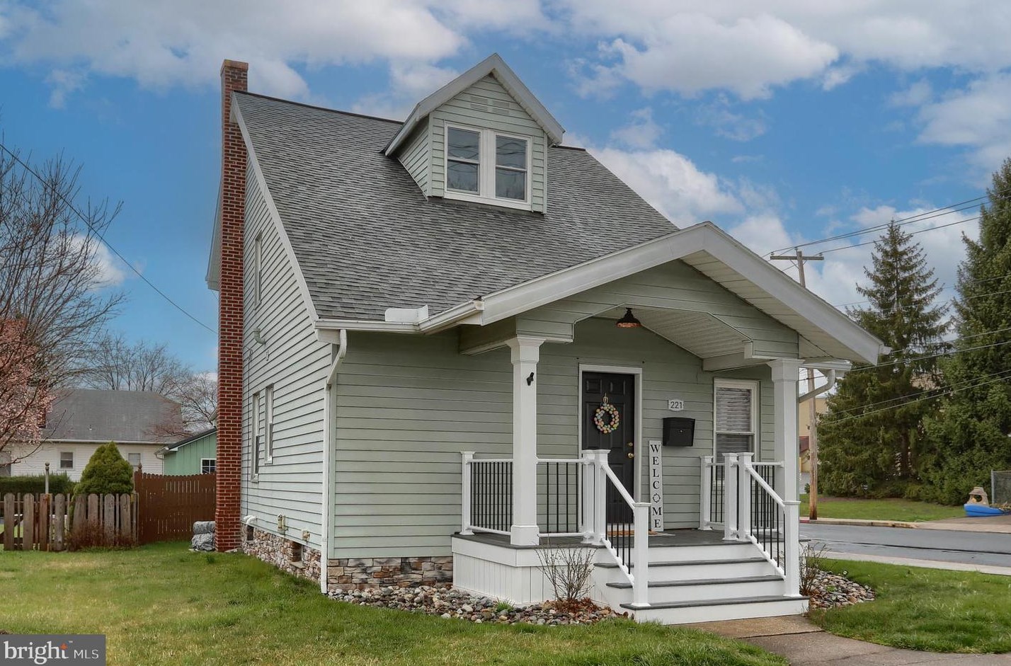 221 Adelia St, Hbg Inter Airp, PA 17057