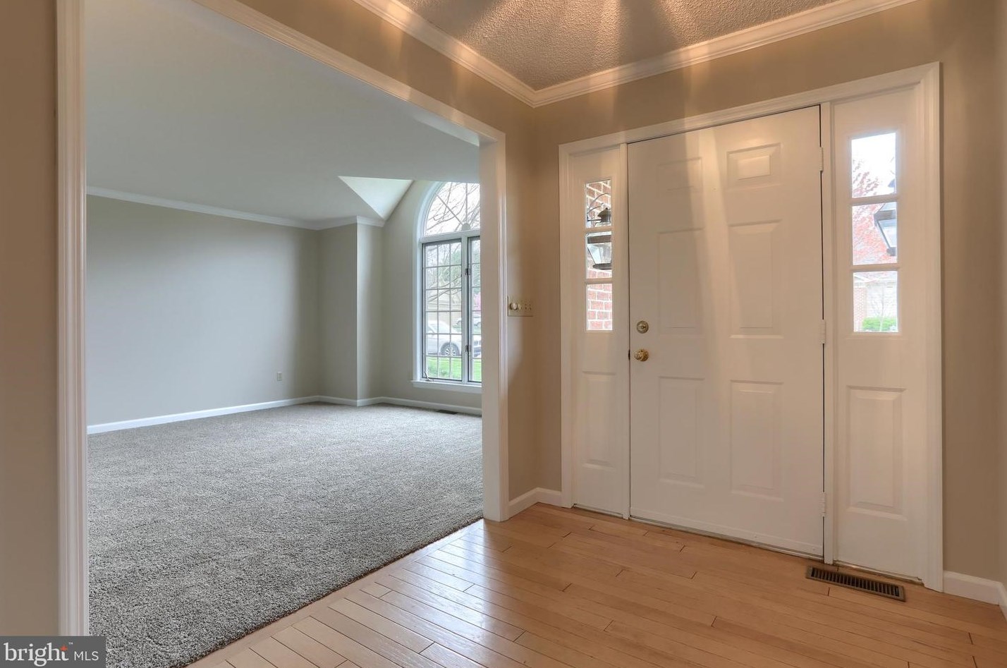 155 Almond Dr, Swatara, PA 17033
