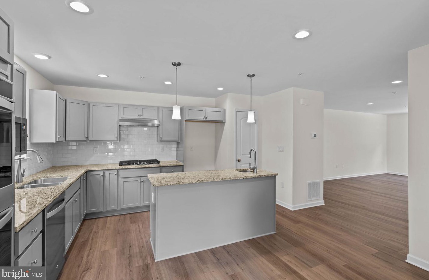 150 High Pointe Dr, Hummelstown, PA 17036