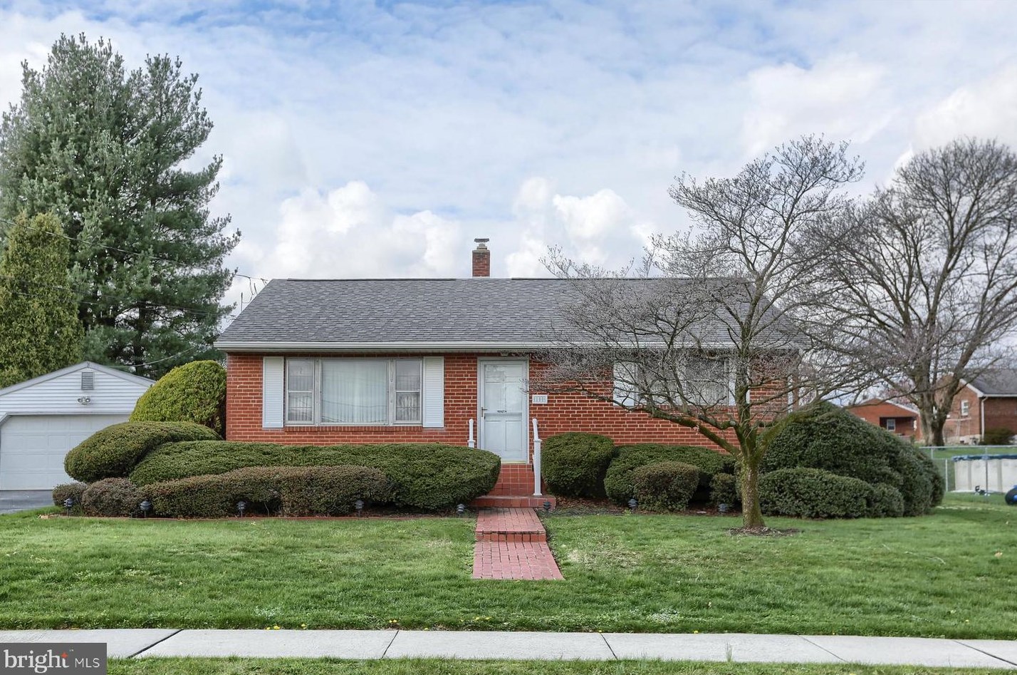 100 Curvin Dr, Harrisburg, PA 17112