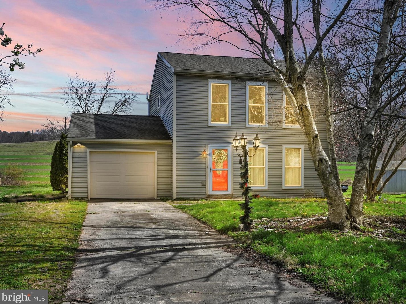 53 Pawnee Ln, Powells Vly, PA 17032