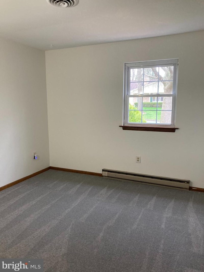 781 Chaucer Dr, Harrisburg PA  17111-3825 exterior