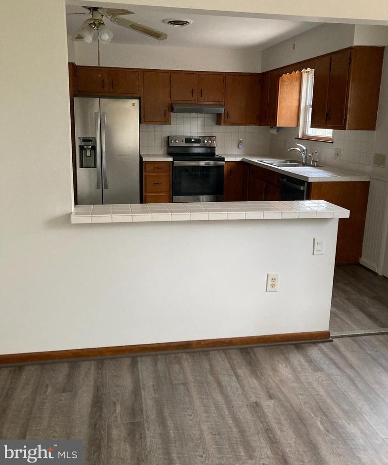 781 Chaucer Dr, Harrisburg PA  17111-3825 exterior