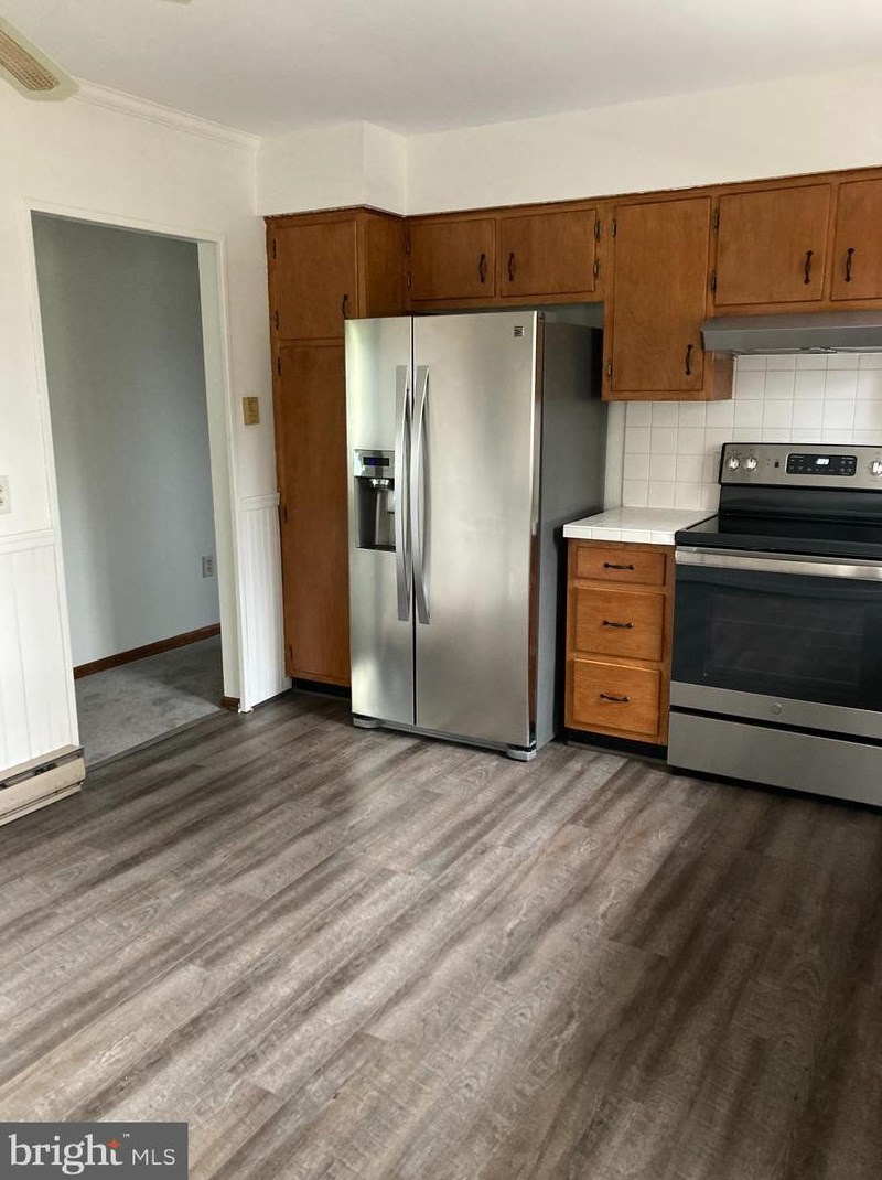 781 Chaucer Dr, Harrisburg PA  17111-3825 exterior